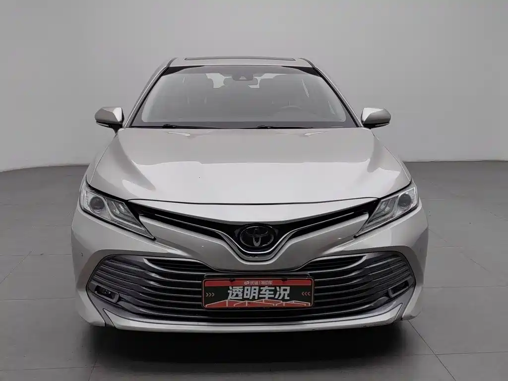 Toyota Camry — миниатюра 3