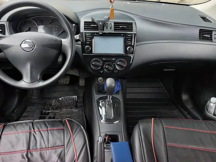 Nissan Tiida — миниатюра 16