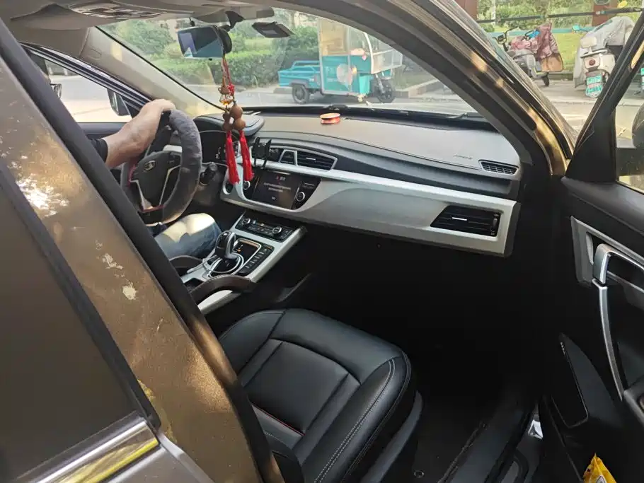 Geely Boyue — миниатюра 8