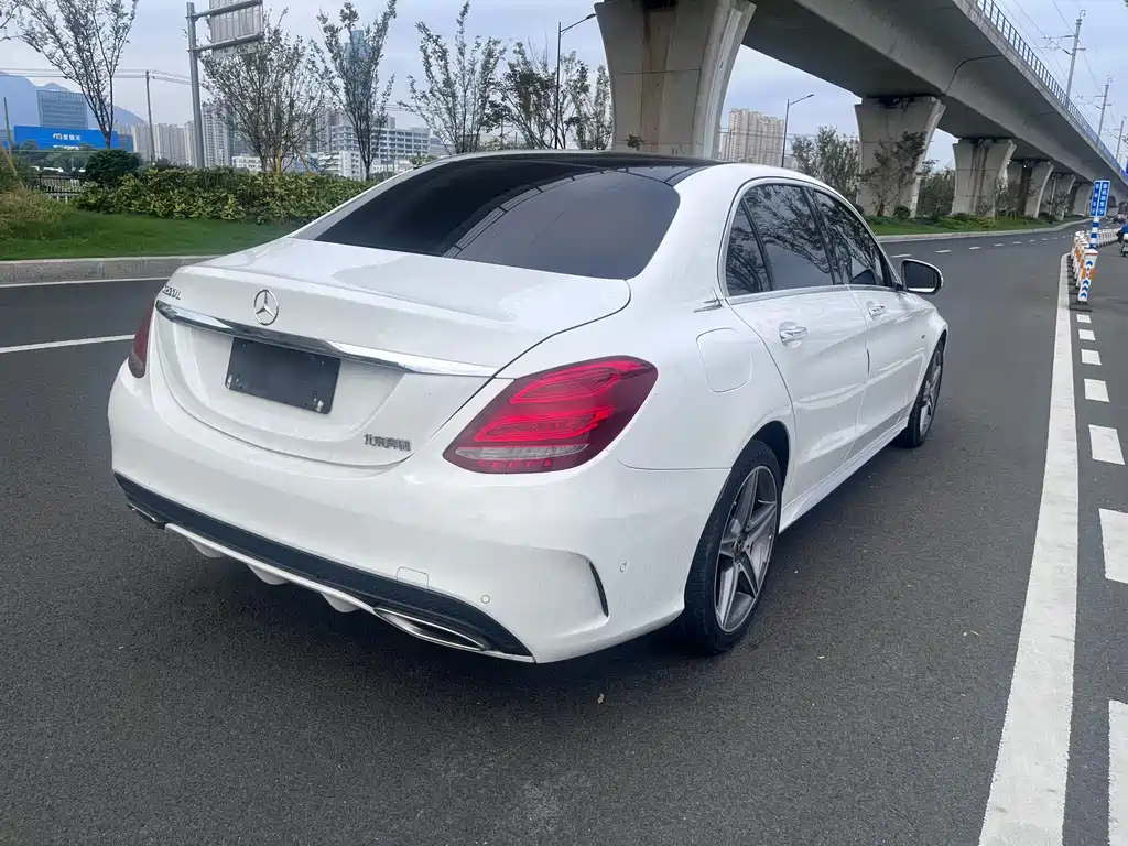Mercedes-Benz C-Class — миниатюра 7