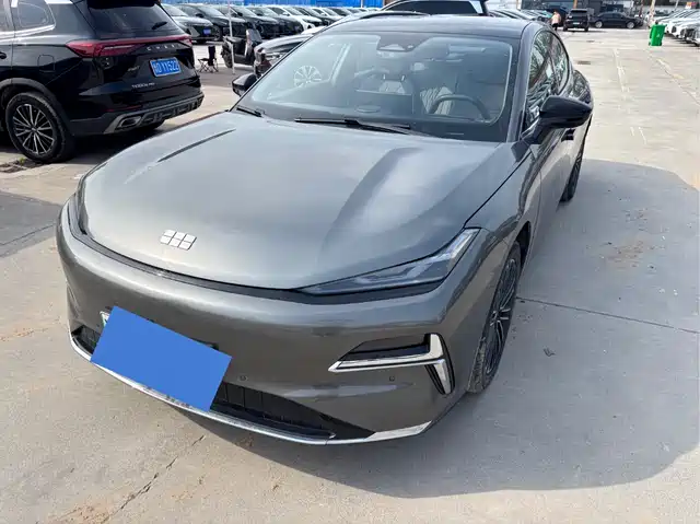 2025 Geely Galaxy Xingyao 8