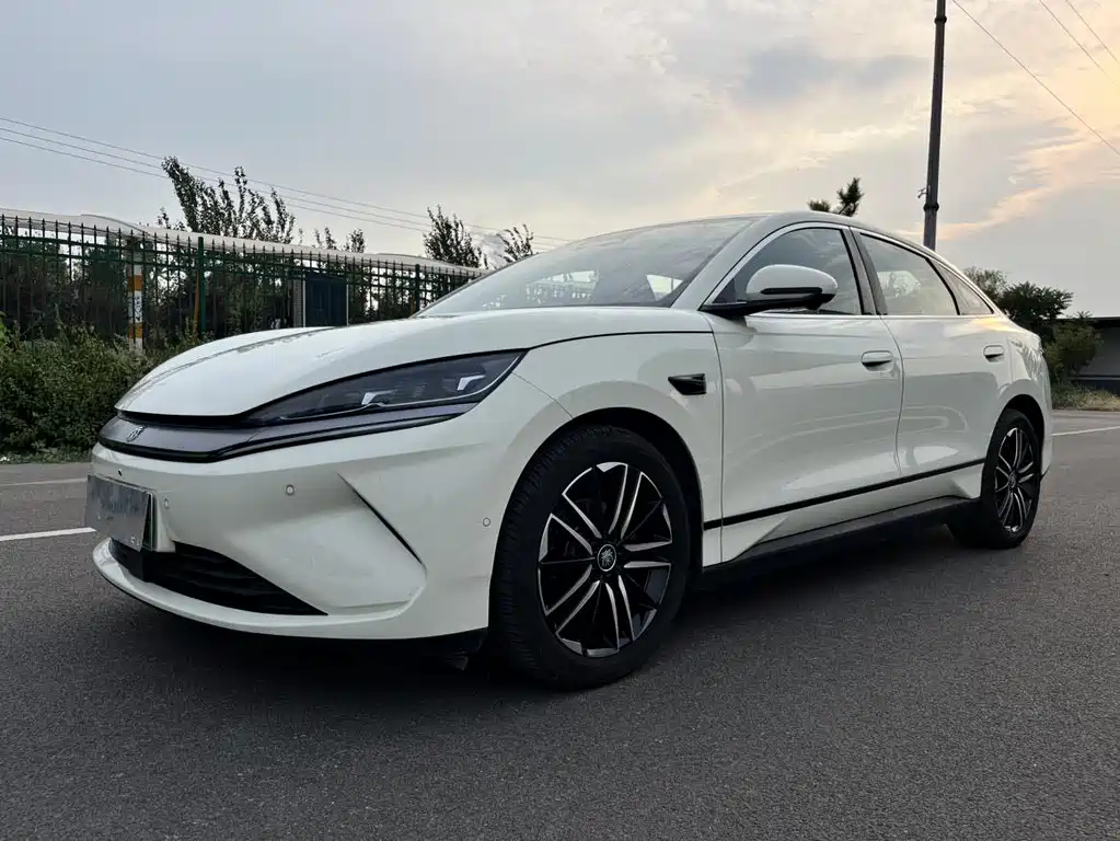 BYD Qin L