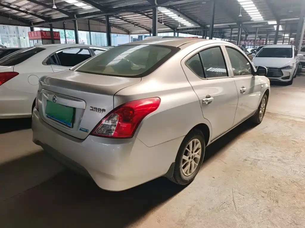 Nissan Sunny — миниатюра 7