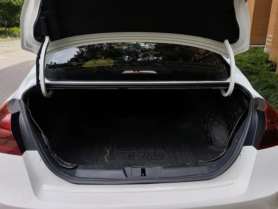 Geely Emgrand — миниатюра 4