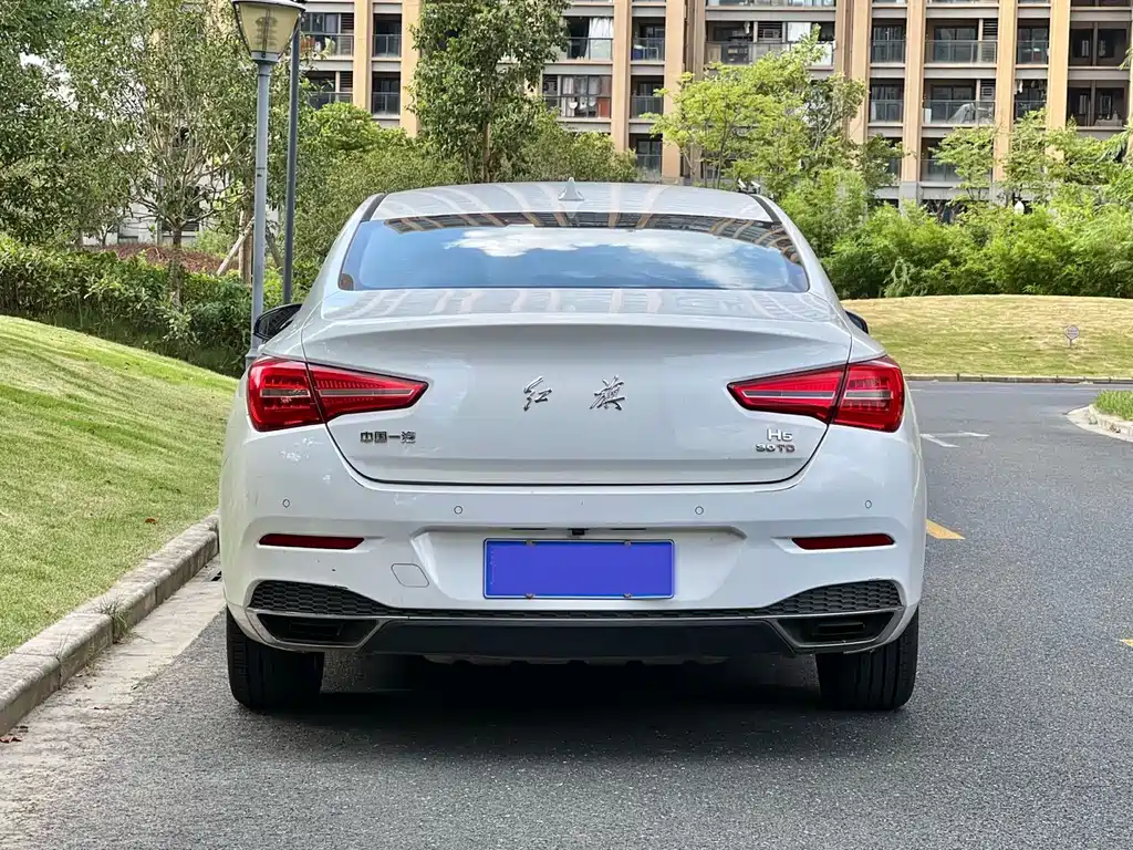 Hongqi Hongqi H5 — миниатюра 17