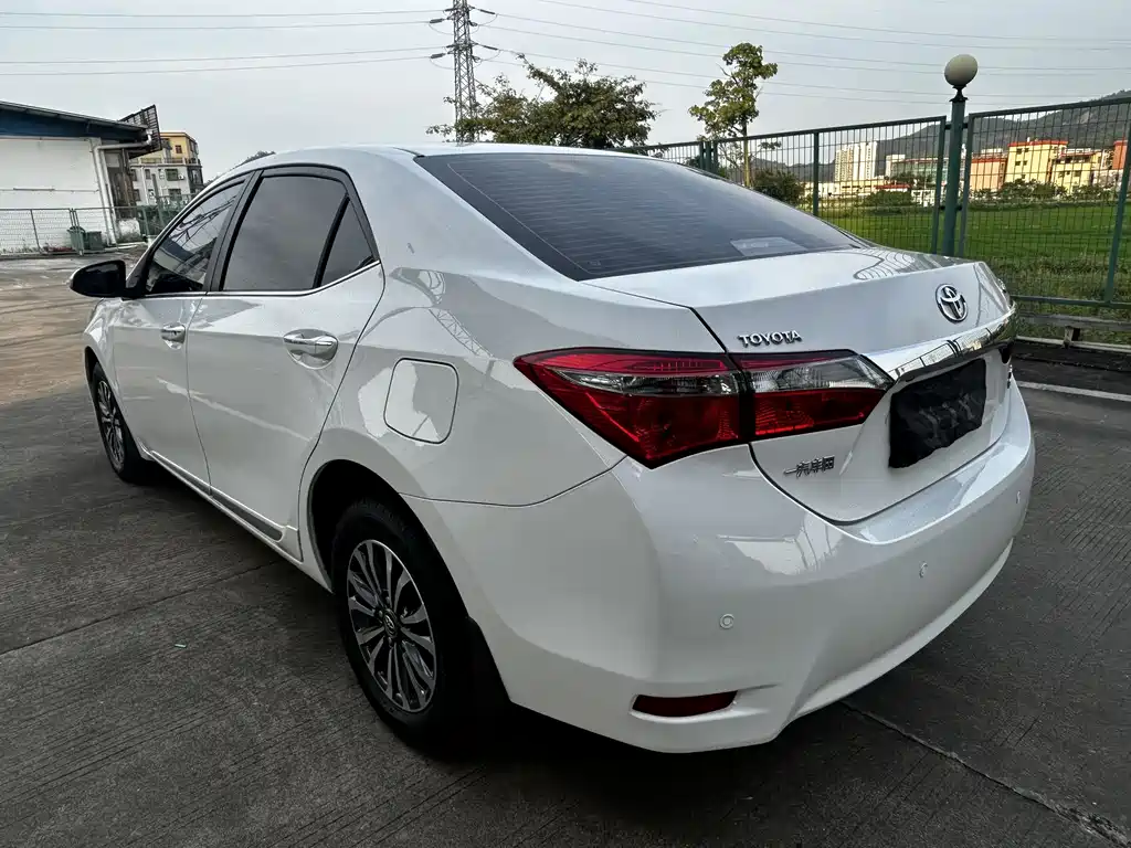 TOYOTA COROLLA
