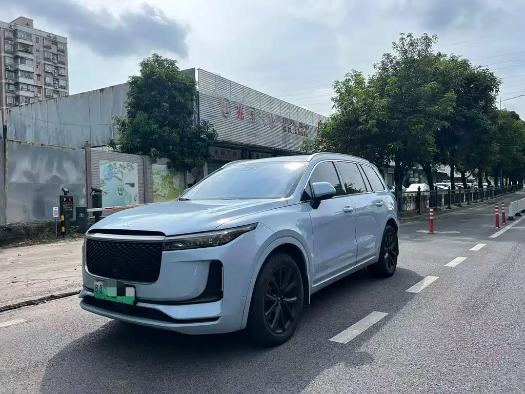 Li Auto ONE 2020 6 мест