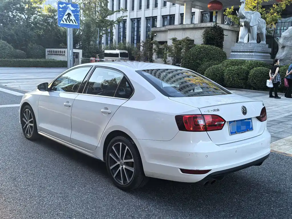 Volkswagen Sagitar — миниатюра 3