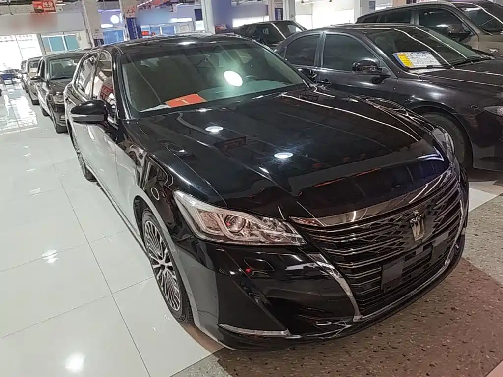Toyota Crown — миниатюра 4