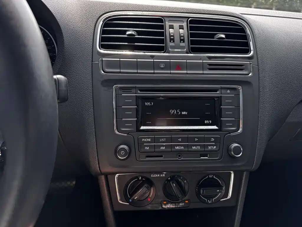 Volkswagen Polo — миниатюра 6