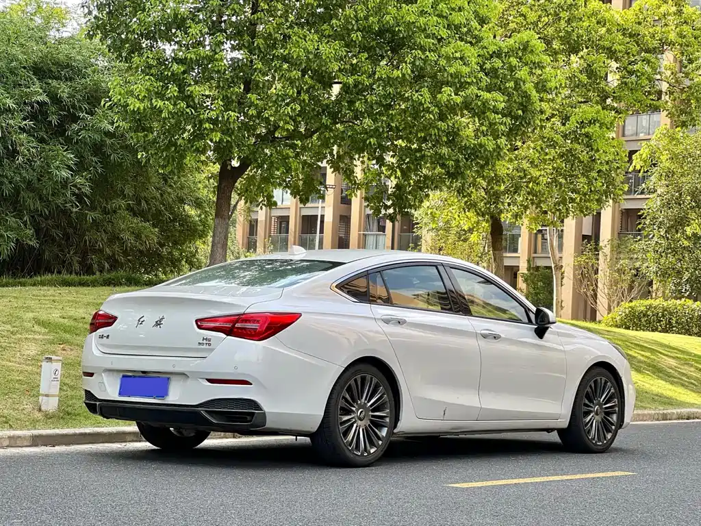 Hongqi Hongqi H5 — миниатюра 18