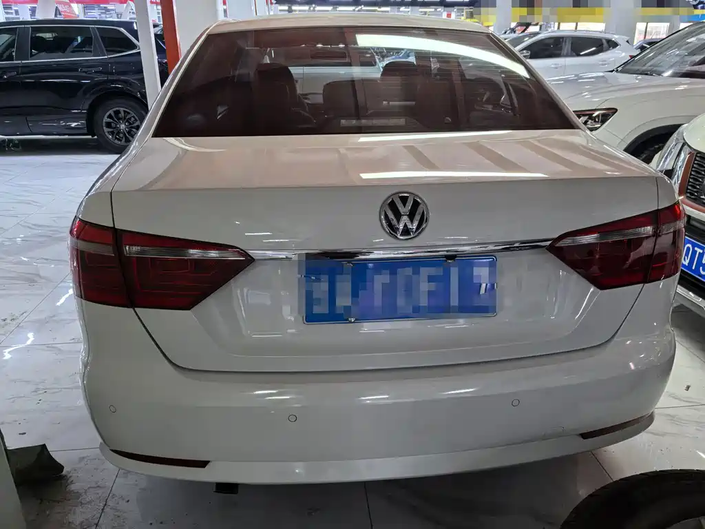 Volkswagen Lavida — миниатюра 4