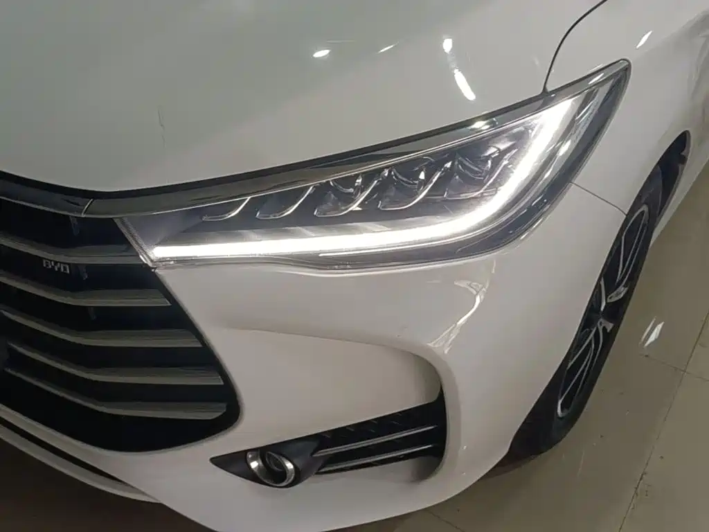 BYD MAX — миниатюра 24