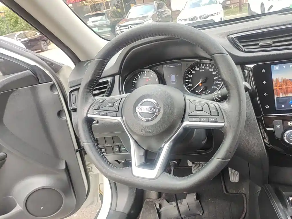 Nissan X-Trail — миниатюра 11