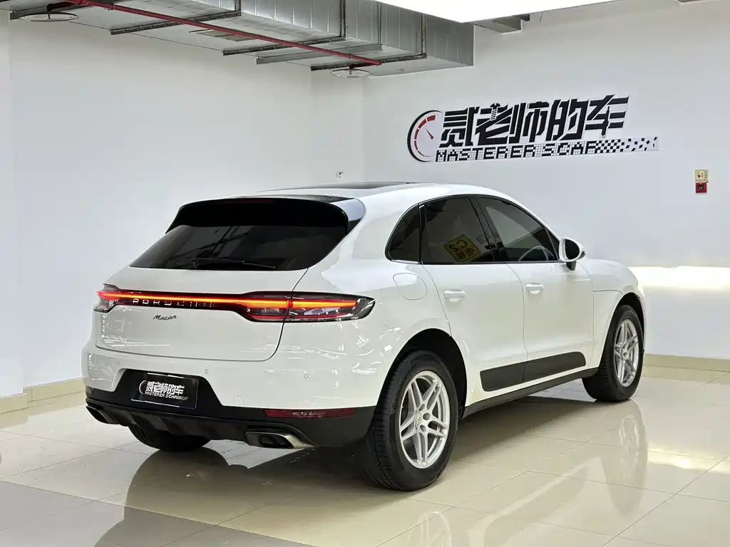 Porsche Macan — миниатюра 3