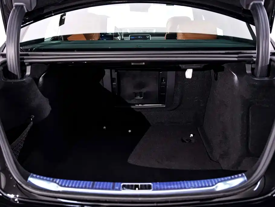Mercedes-Benz S-Class — миниатюра 36