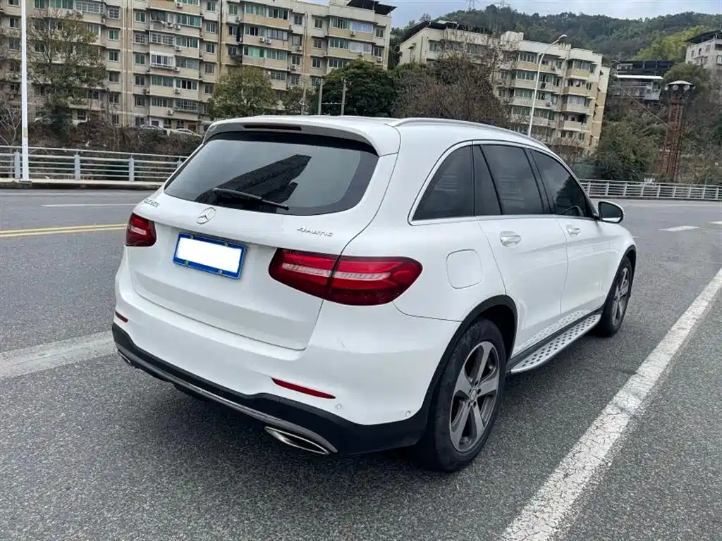 MERCEDES-BENZ GLC