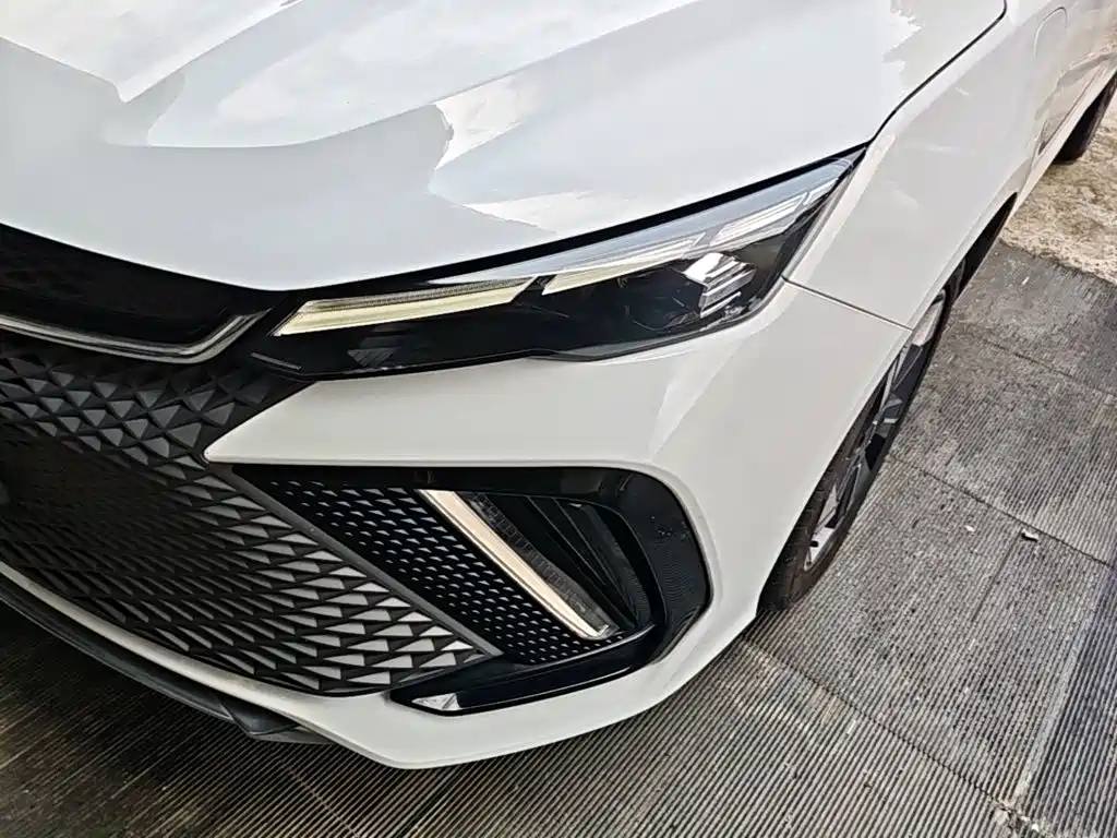 Geely L HiP — миниатюра 24