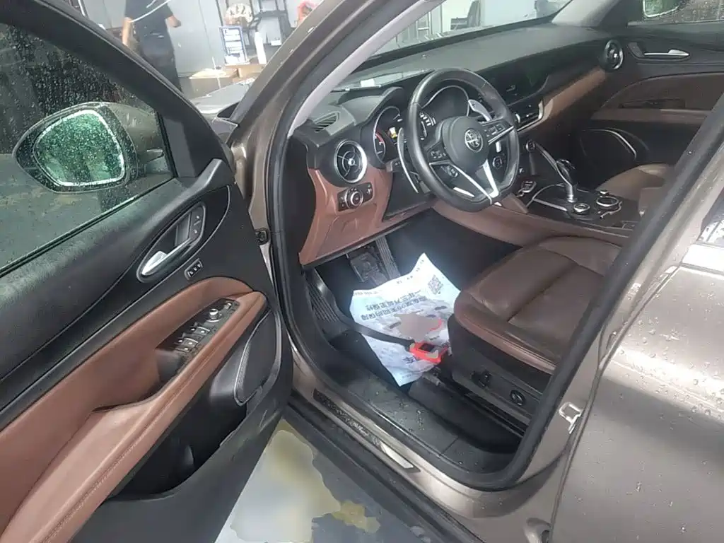 Alfa Romeo Stelvio — миниатюра 16