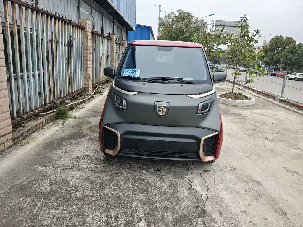 BAOJUN E200