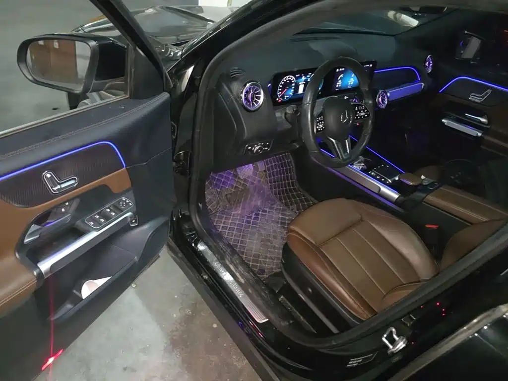 Mercedes-Benz GLB — миниатюра 21