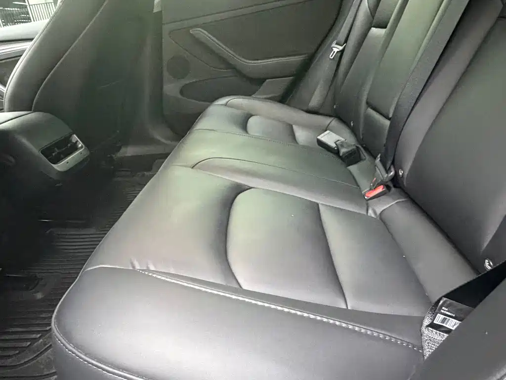 Tesla Model 3 — миниатюра 11