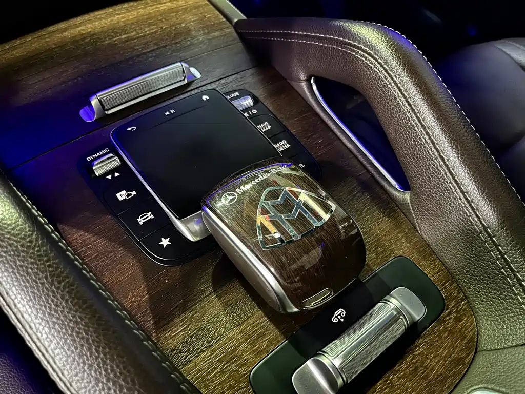 Mercedes-Benz GLS — миниатюра 9