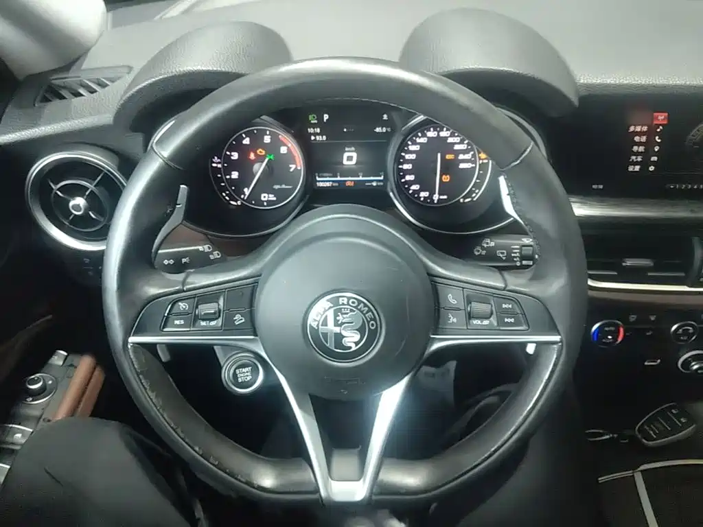 Alfa Romeo Stelvio — миниатюра 11