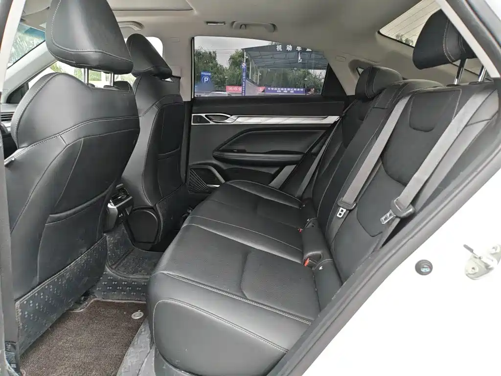 Geely L HiP — миниатюра 9