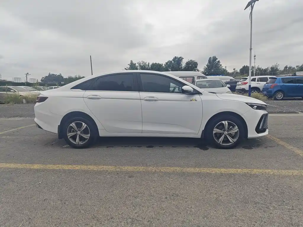 Geely L HiP — миниатюра 4