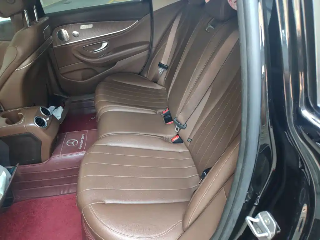Mercedes-Benz E-Class — миниатюра 13