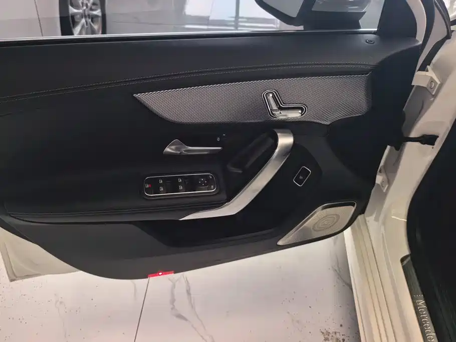 Mercedes-Benz A-Class — миниатюра 7
