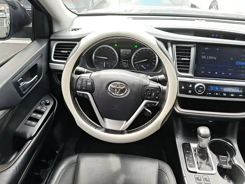 Toyota Highlander — миниатюра 11