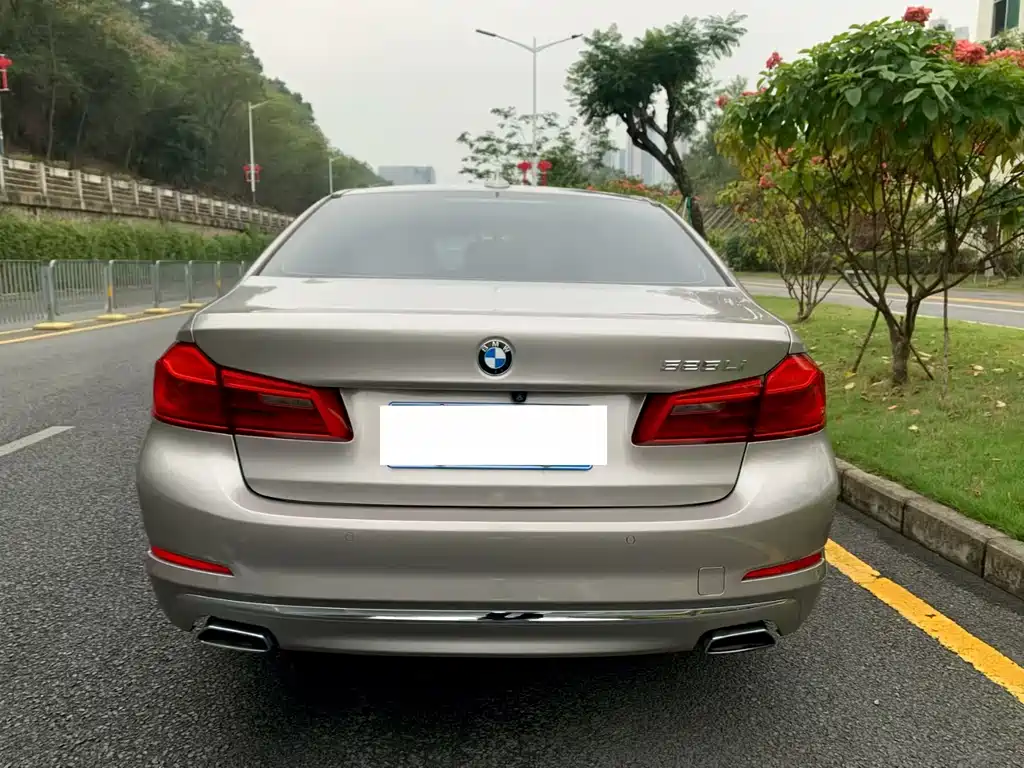 BMW 5 SERIES