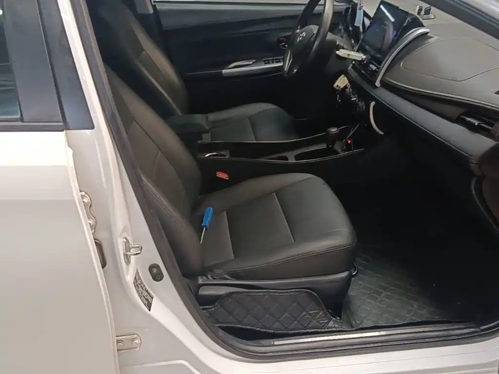 Toyota Yaris L — миниатюра 25
