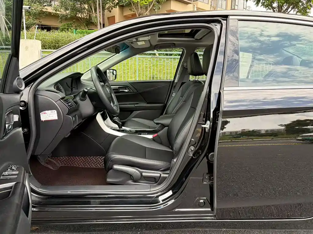 Honda Accord — миниатюра 11