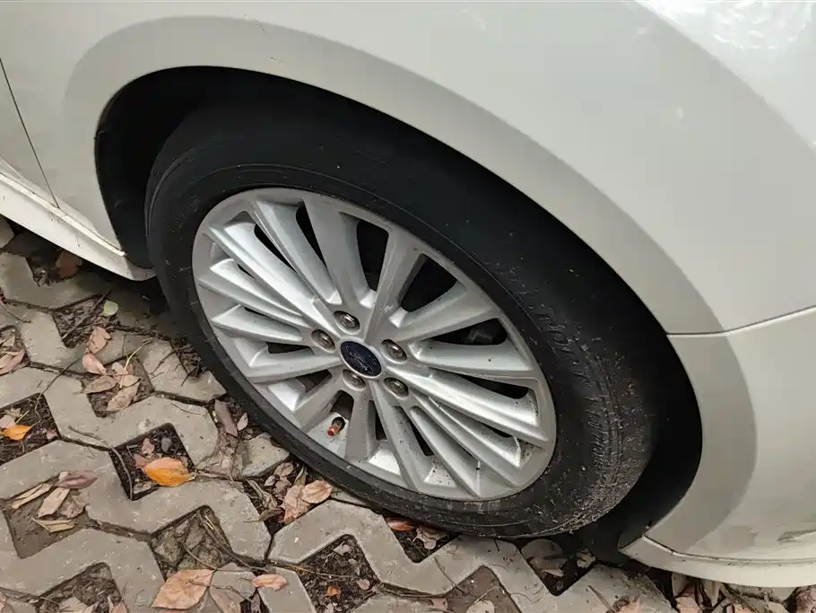 Ford Focus 2017 EcoBoost 180 AT Sport