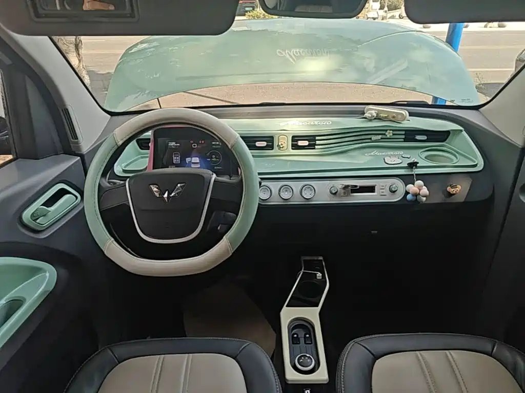 Wuling MINIEV — миниатюра 10