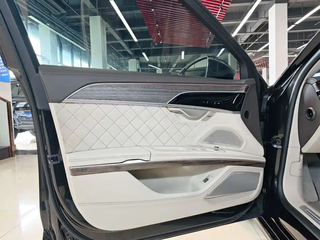 Audi A8 — миниатюра 15