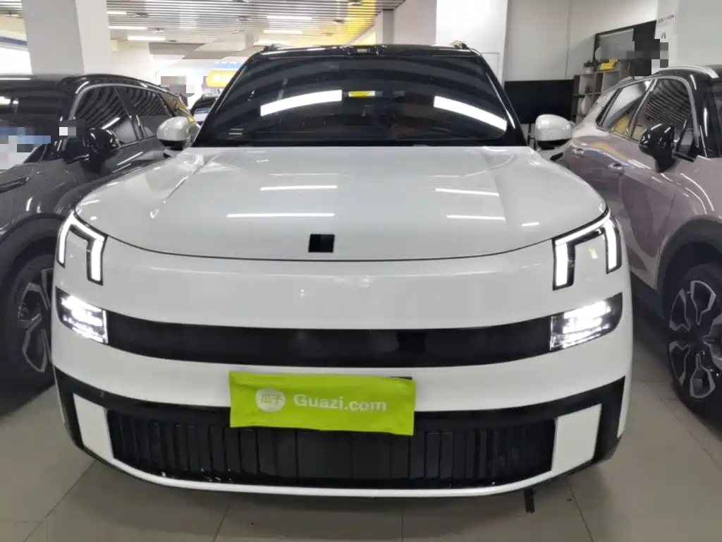 Lynk & Co 900 — миниатюра 3