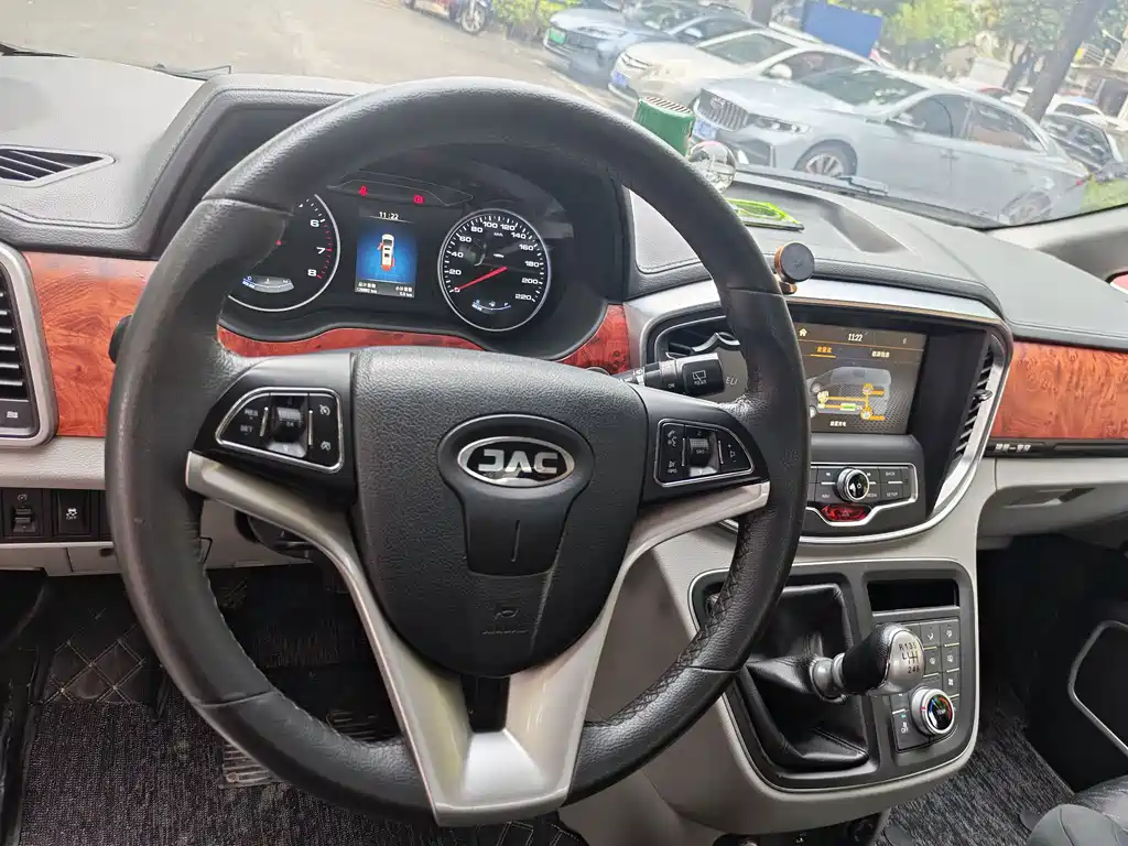 JAC Motors RUIFENG M4