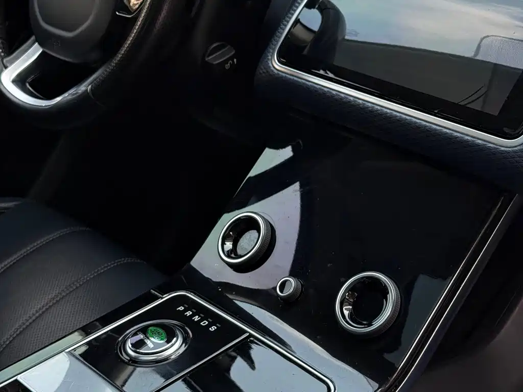 Land Rover Velar — миниатюра 15