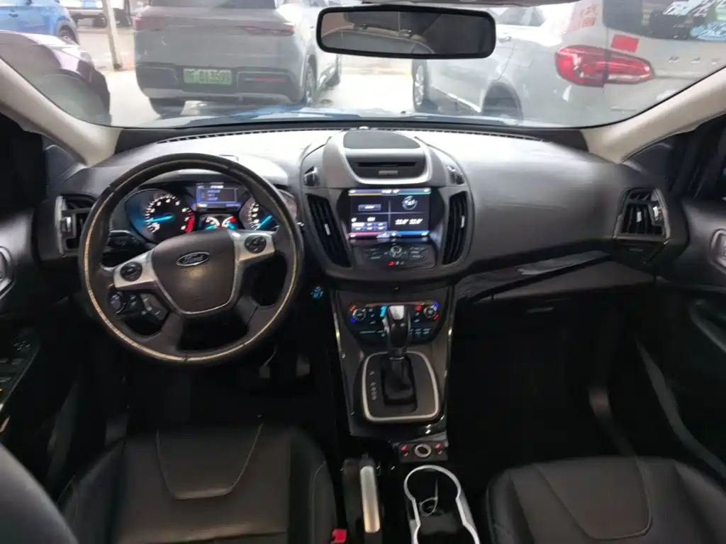 Ford Kuga — миниатюра 10