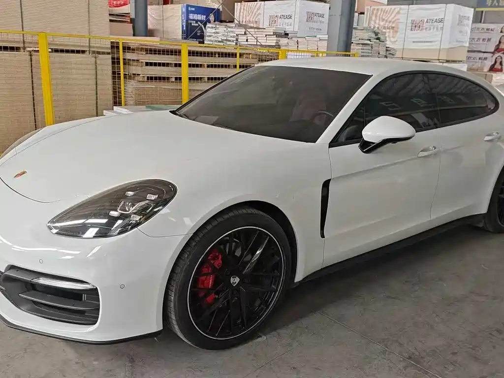 Porsche Panamera 2021