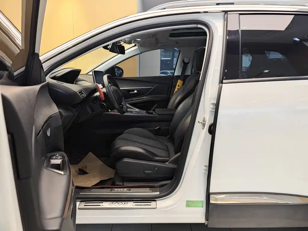 PEUGEOT 4008