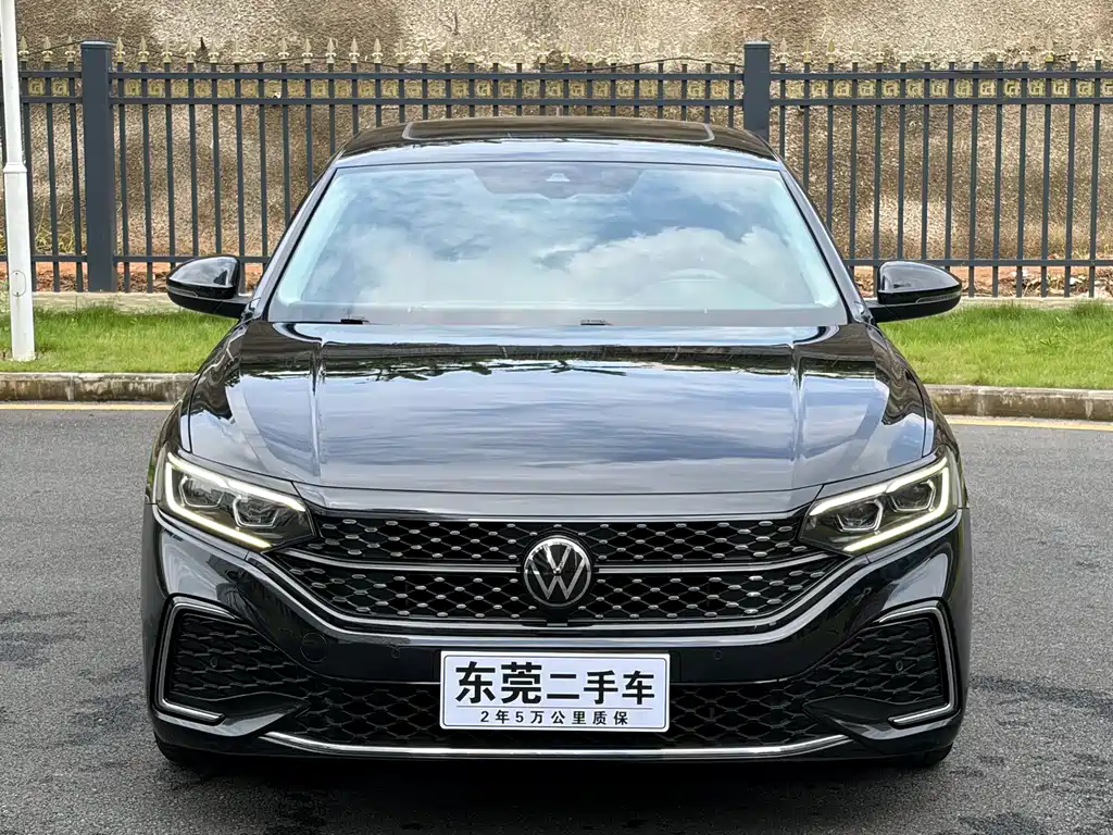 Volkswagen Passat 2022 330TSI Luxury
