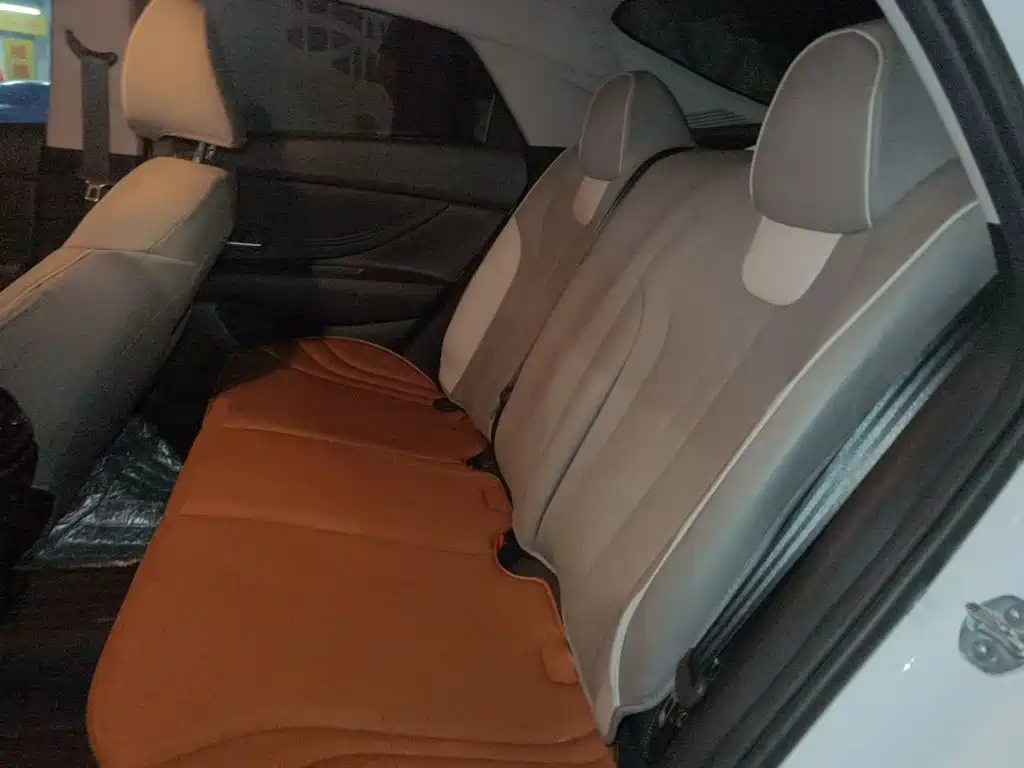 Hyundai Elantra — миниатюра 13