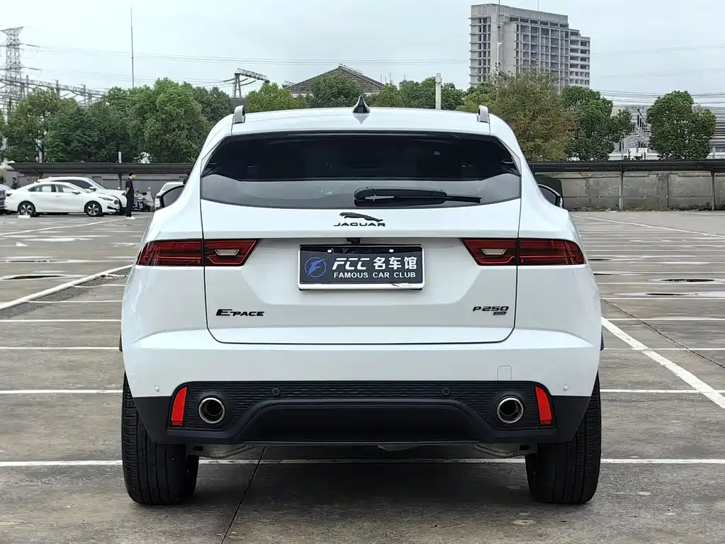 JAGUAR E PACE