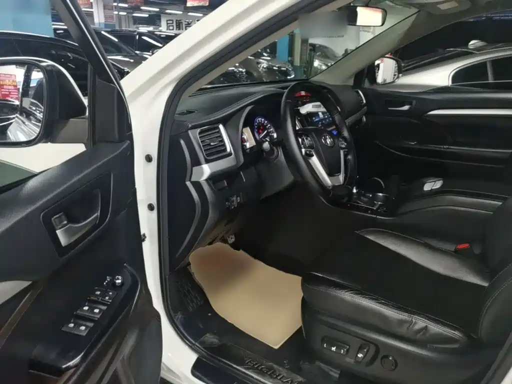Toyota Highlander — миниатюра 16