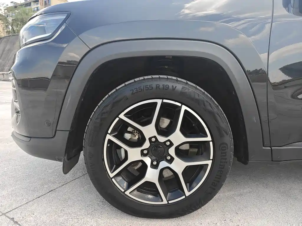 Jeep Grand Commander — миниатюра 10
